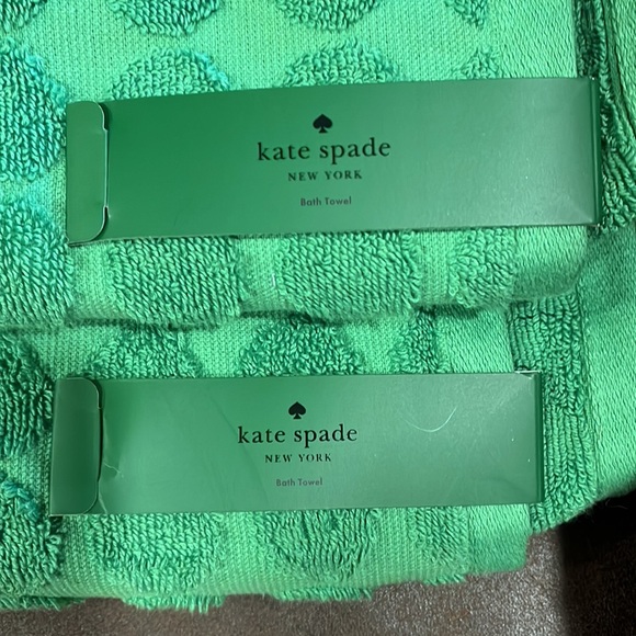 HOST PICK-NWT Kate Spade bath towels - Picture 2 of 2